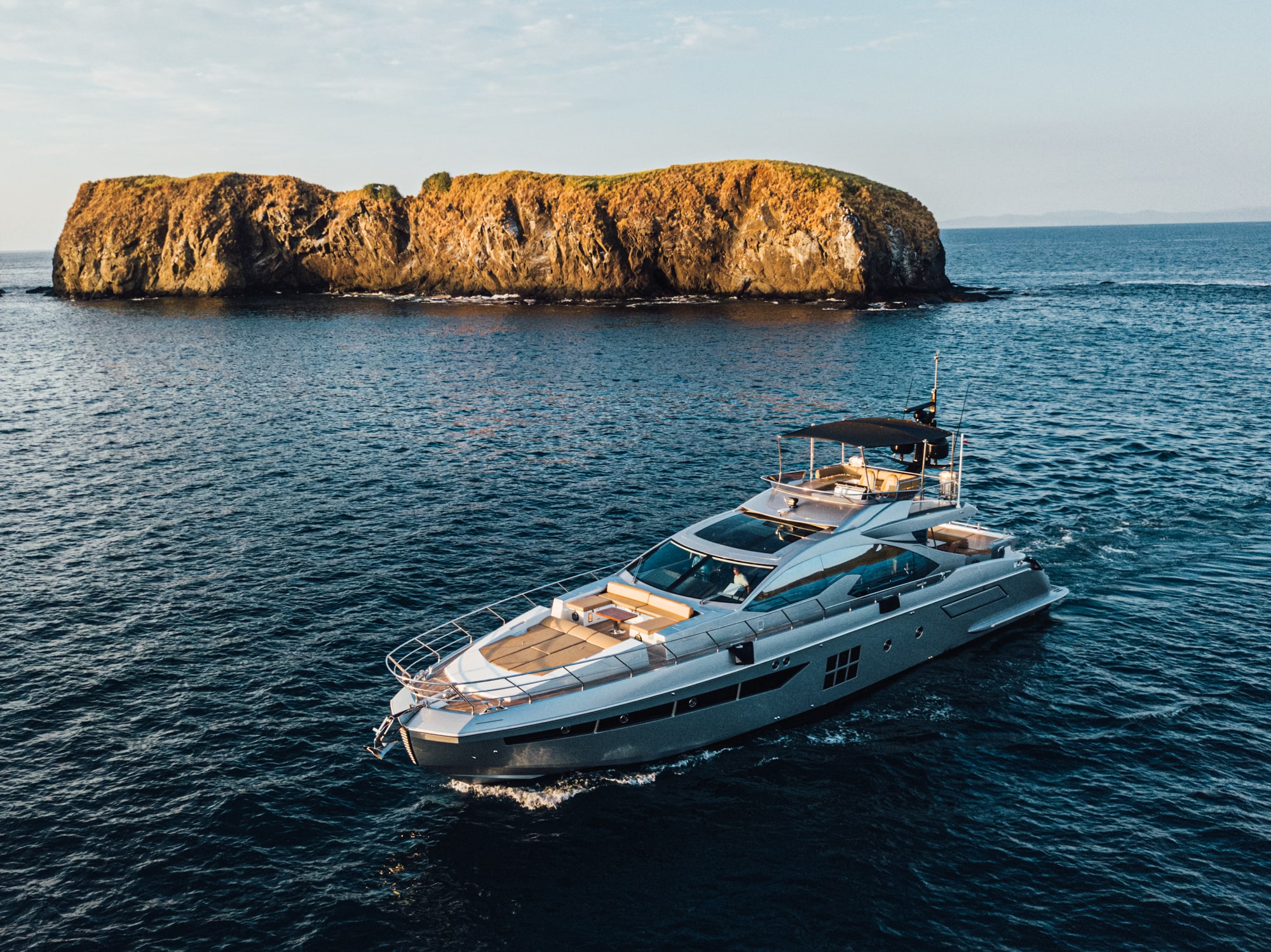 Read more about the article Azimut 80ft